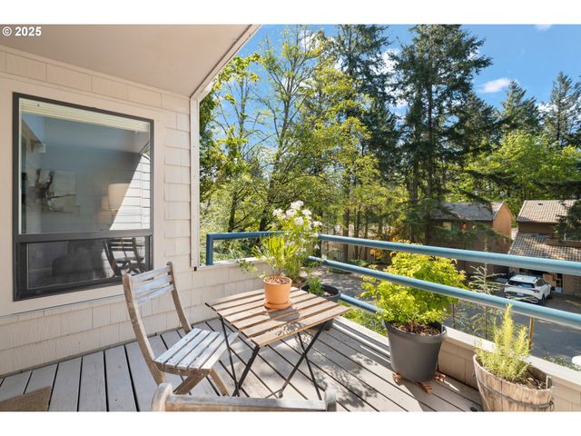 225 CERVANTES Cir, Lake Oswego, OR 97035