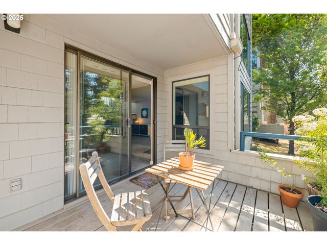 225 CERVANTES Cir, Lake Oswego, OR 97035