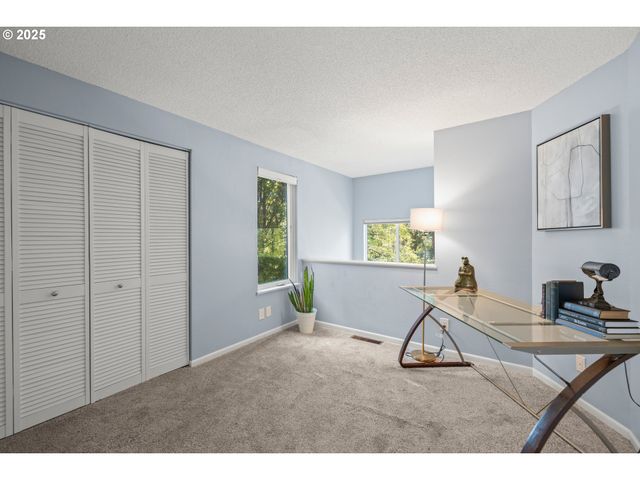 225 CERVANTES Cir, Lake Oswego, OR 97035