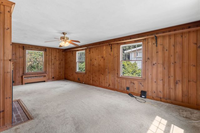 6 Hartswood Road, Dover, NH 03820
