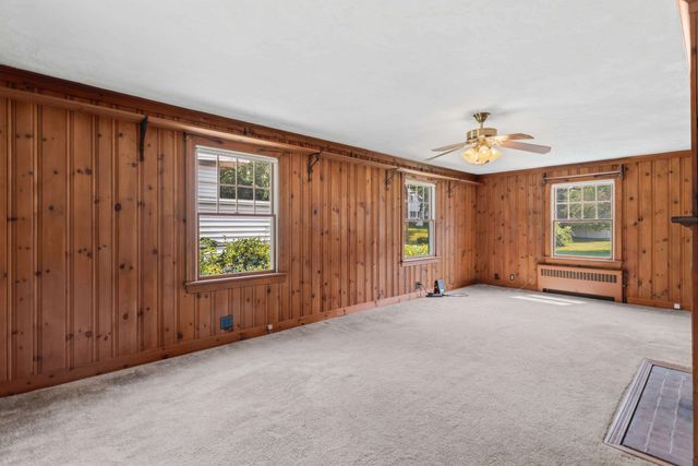 6 Hartswood Road, Dover, NH 03820