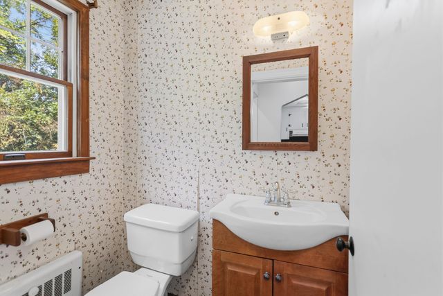 6 Hartswood Road, Dover, NH 03820