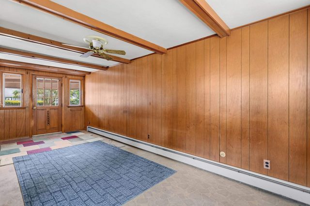 6 Hartswood Road, Dover, NH 03820