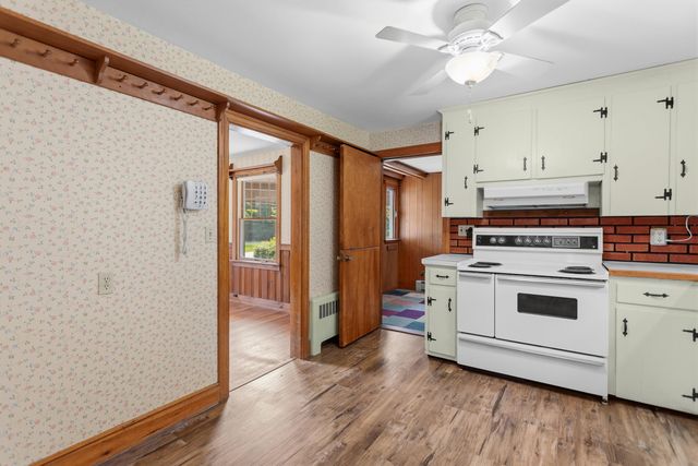 6 Hartswood Road, Dover, NH 03820