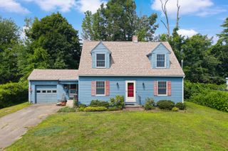 6 Hartswood Road, Dover, NH 03820