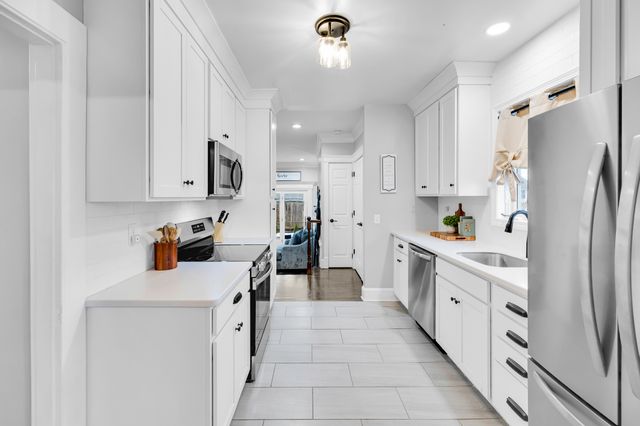 48 Woodbine Street, Waterbury, CT 06705