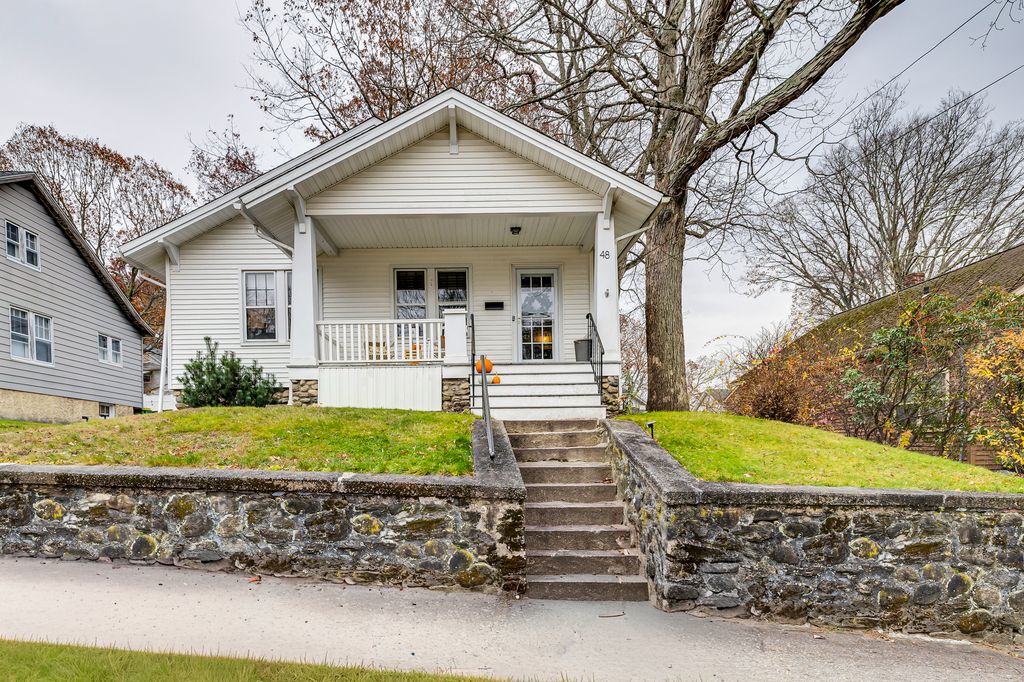 48 Woodbine Street, Waterbury, CT 06705