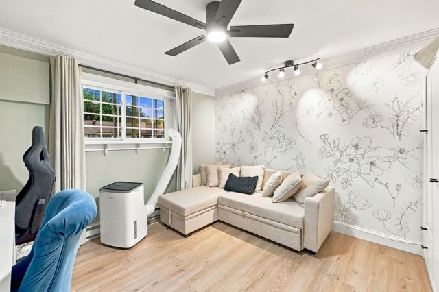 21 Orchard Ave B, Haverhill, MA 01830