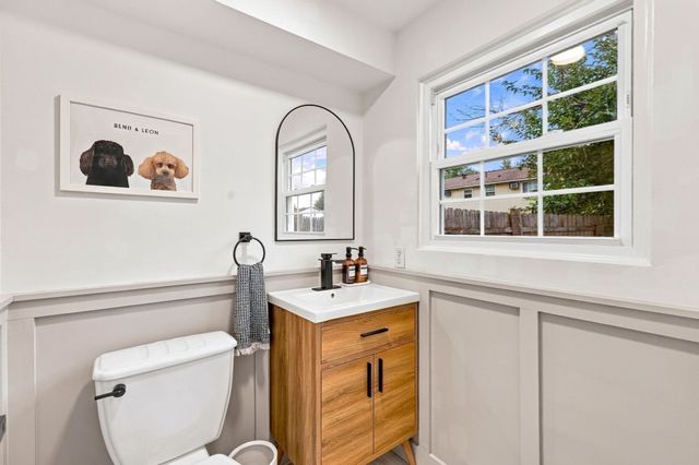 21 Orchard Ave B, Haverhill, MA 01830