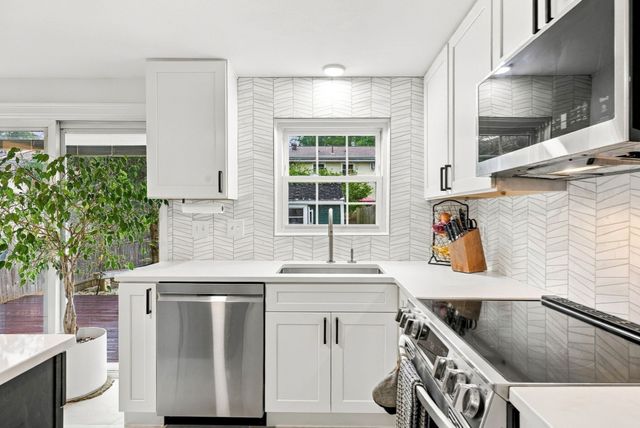 21 Orchard Ave B, Haverhill, MA 01830