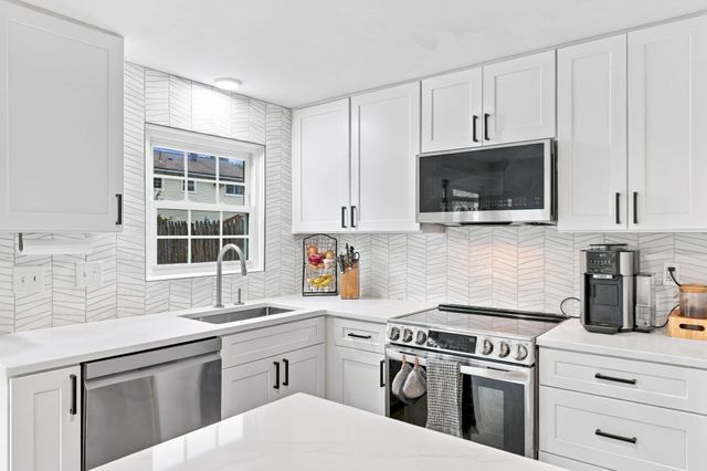 21 Orchard Ave B, Haverhill, MA 01830