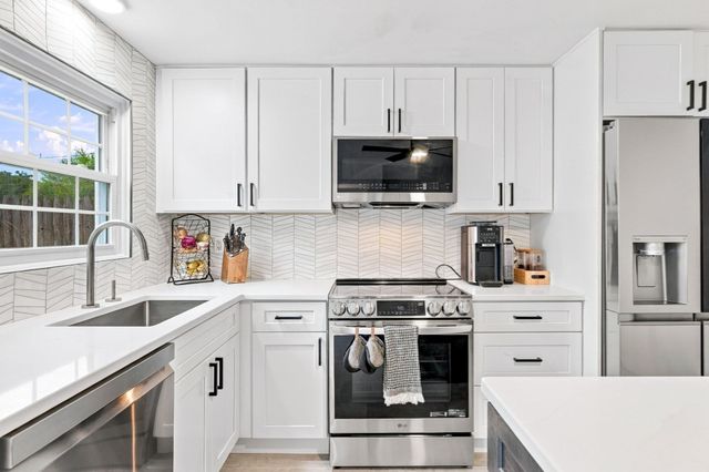 21 Orchard Ave B, Haverhill, MA 01830