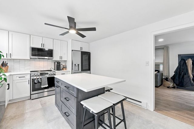 21 Orchard Ave B, Haverhill, MA 01830