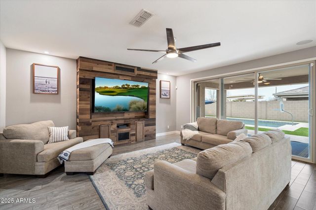 10702 E Sheffield Drive, Mesa, AZ 85212