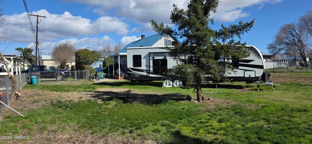 1412 E Nob Hill Blvd, Yakima, WA 98902