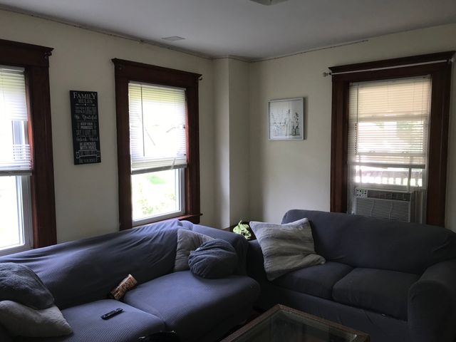 48 Railroad St, Amherst, MA 01002