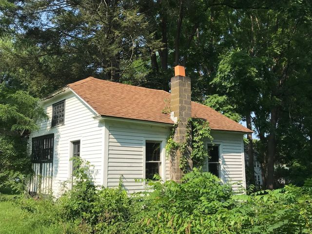 48 Railroad St, Amherst, MA 01002