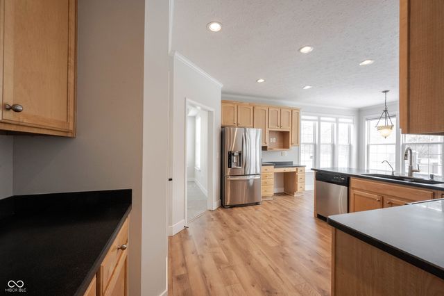 7611 Prairie View Drive, Indianapolis, IN 46256