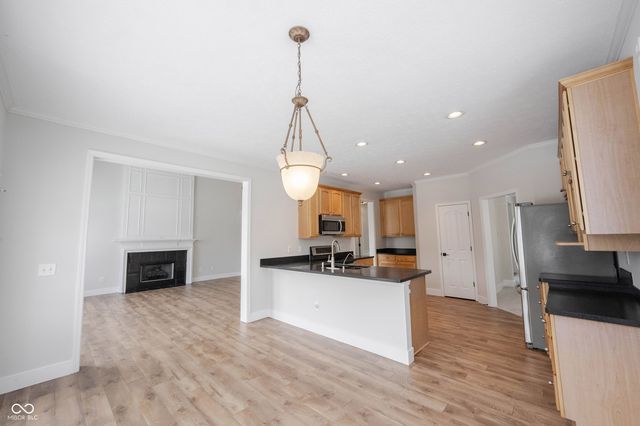 7611 Prairie View Drive, Indianapolis, IN 46256