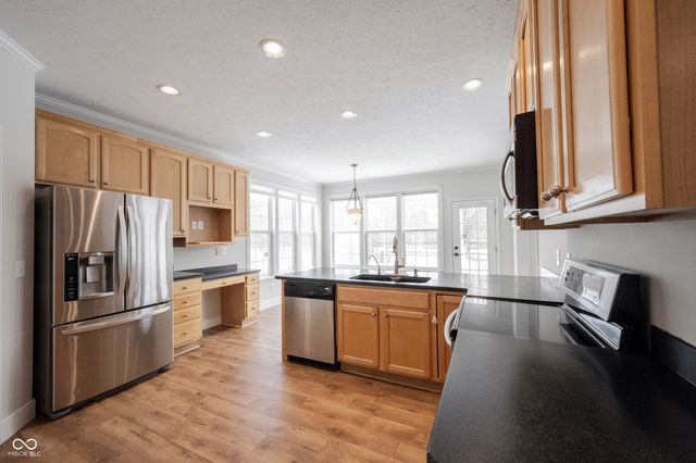 7611 Prairie View Drive, Indianapolis, IN 46256