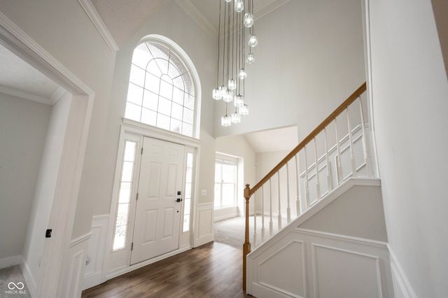 7611 Prairie View Drive, Indianapolis, IN 46256