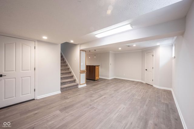 7611 Prairie View Drive, Indianapolis, IN 46256