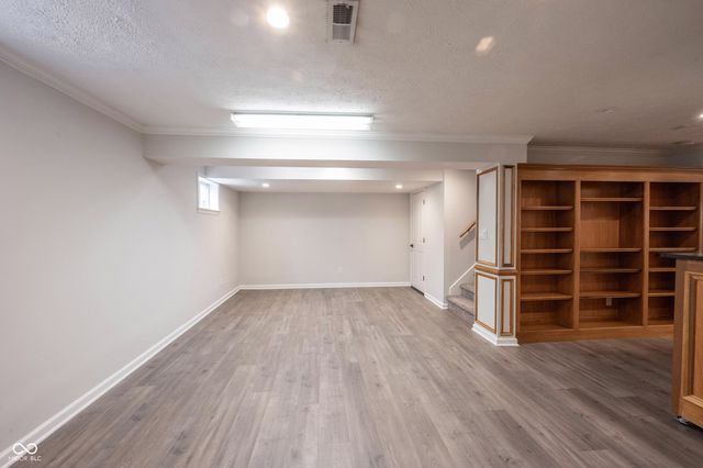 7611 Prairie View Drive, Indianapolis, IN 46256