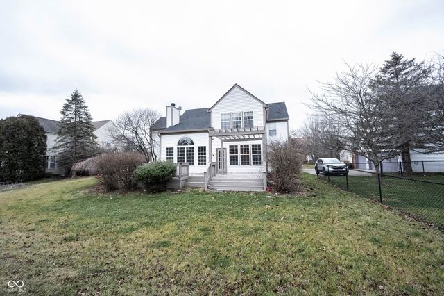 7611 Prairie View Drive, Indianapolis, IN 46256