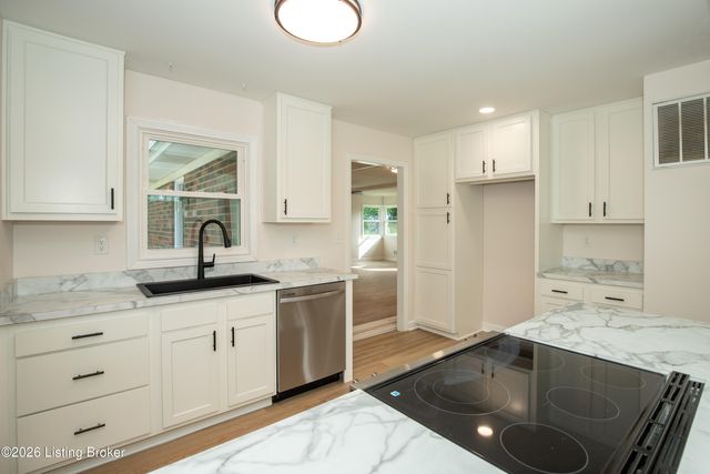 10607 Fairview Ave, Jeffersontown, KY 40299