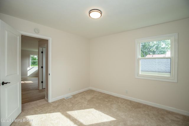 10607 Fairview Ave, Jeffersontown, KY 40299
