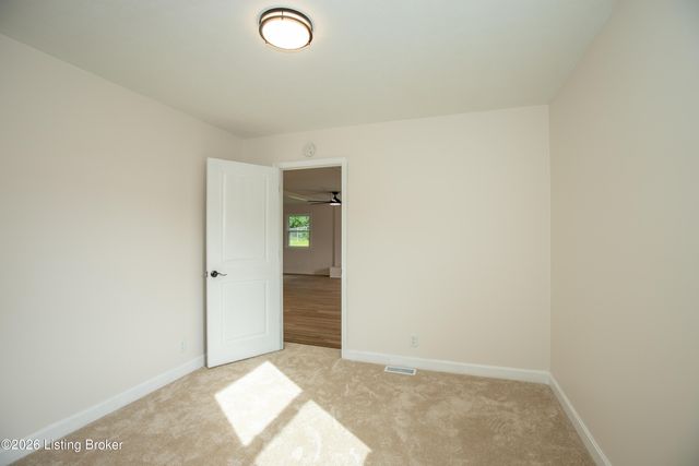 10607 Fairview Ave, Jeffersontown, KY 40299