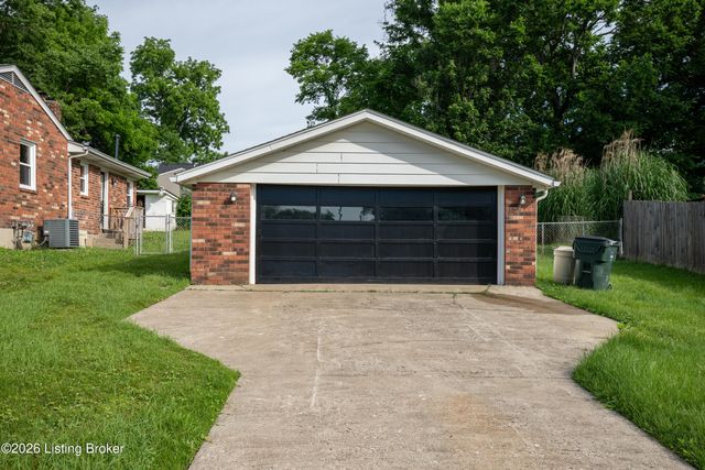 10607 Fairview Ave, Jeffersontown, KY 40299