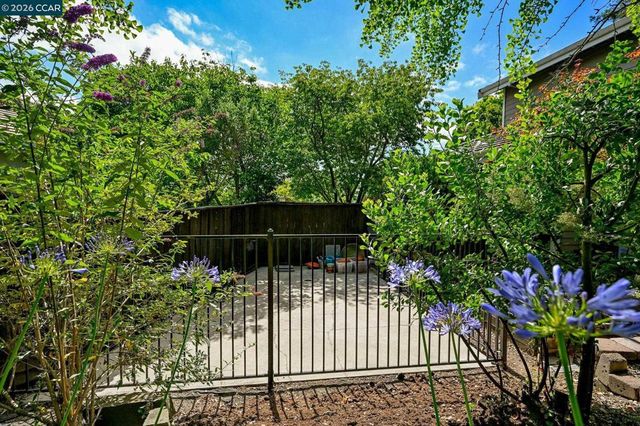 11334 Village View Ct, Dublin, CA 94568