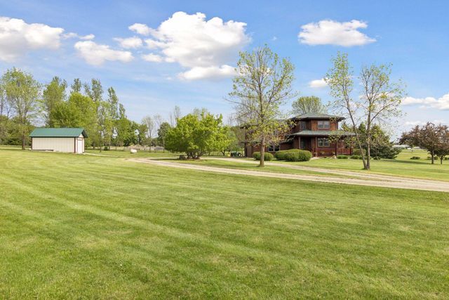 392 Old Cemetery Road, River Falls, WI 54022