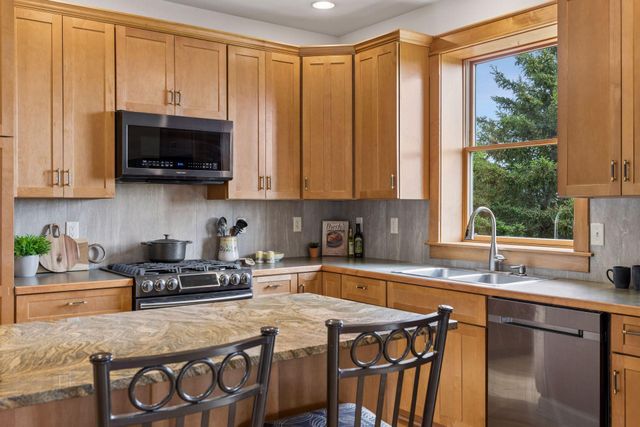 392 Old Cemetery Road, River Falls, WI 54022