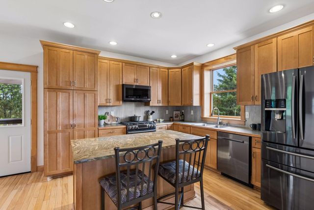 392 Old Cemetery Road, River Falls, WI 54022