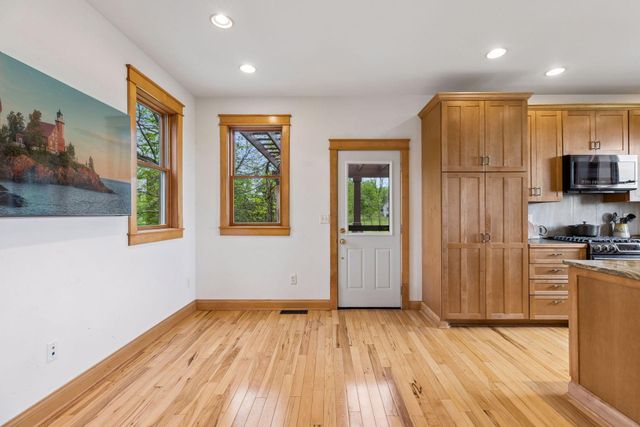 392 Old Cemetery Road, River Falls, WI 54022