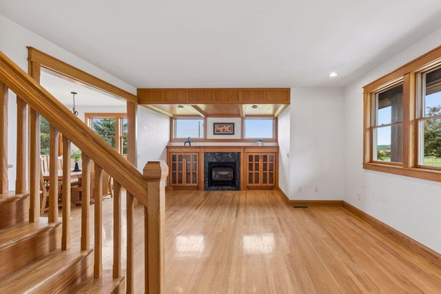 392 Old Cemetery Road, River Falls, WI 54022