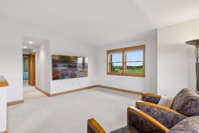 392 Old Cemetery Road, River Falls, WI 54022