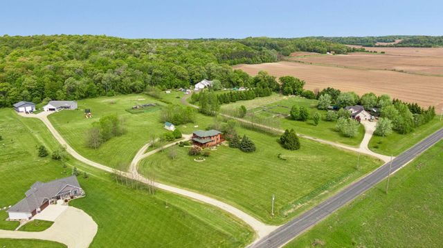 392 Old Cemetery Road, River Falls, WI 54022