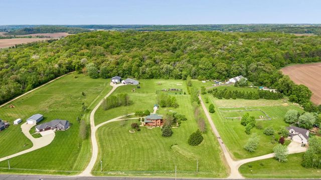 392 Old Cemetery Road, River Falls, WI 54022