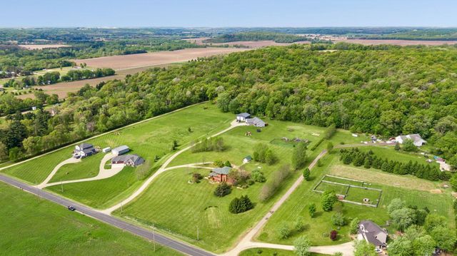 392 Old Cemetery Road, River Falls, WI 54022