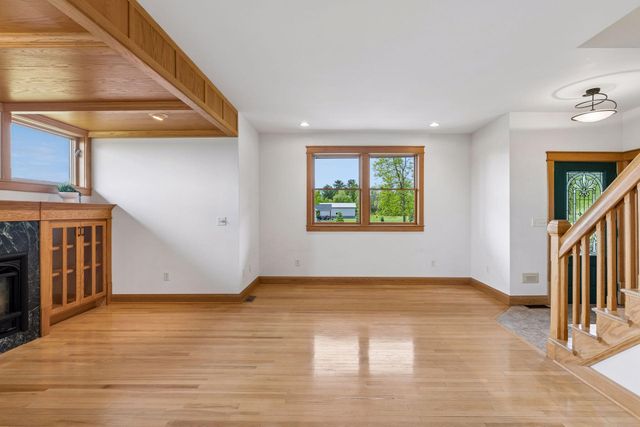 392 Old Cemetery Road, River Falls, WI 54022