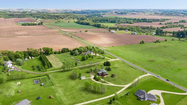 392 Old Cemetery Road, River Falls, WI 54022