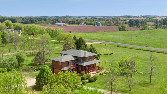 392 Old Cemetery Road, River Falls, WI 54022