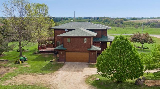 392 Old Cemetery Road, River Falls, WI 54022