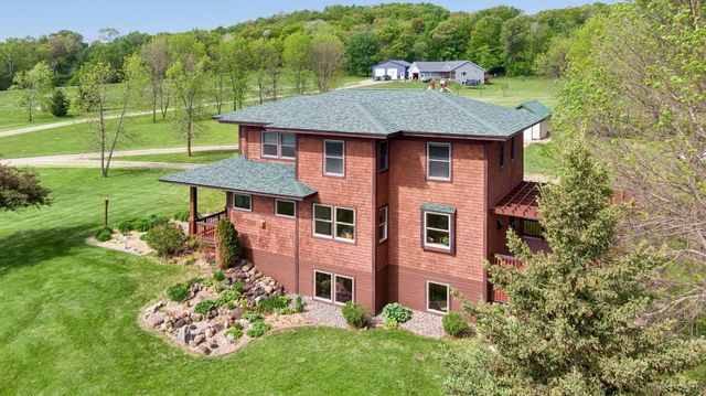 392 Old Cemetery Road, River Falls, WI 54022