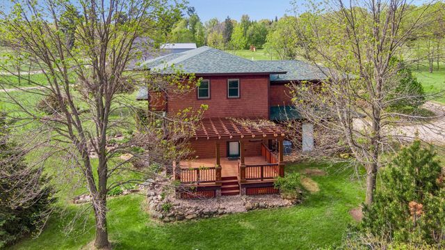 392 Old Cemetery Road, River Falls, WI 54022