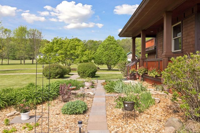 392 Old Cemetery Road, River Falls, WI 54022