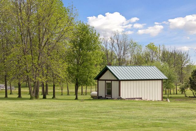 392 Old Cemetery Road, River Falls, WI 54022